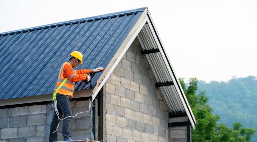Professional residential roofers in Radford, VA